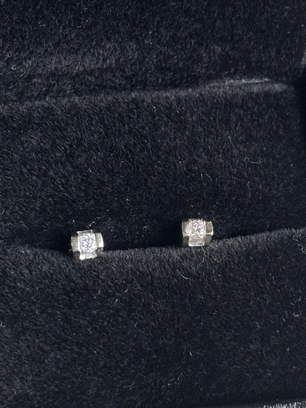 14k White Gold Diamond Stud Earrings - Picture 3 of 13